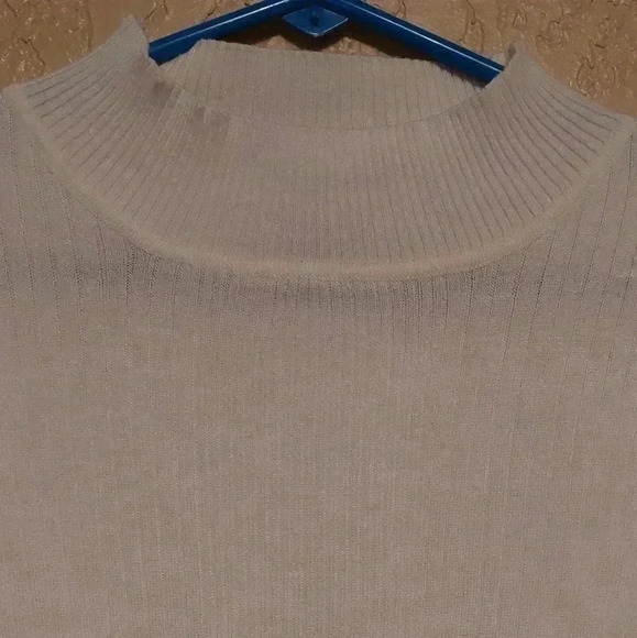 The Slope short sleeve mock neck top Size L - Picture 3 of 5